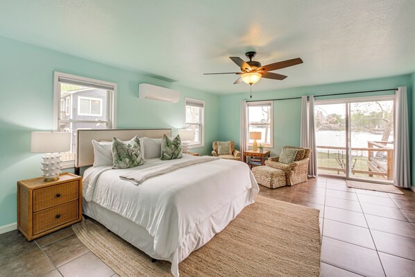 Interior - Dock & Lake Access: Tranquil Home in Hot Springs (Hot Springs)