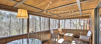 Unwind Fireside: Serene Murphy Escape w/ Hot Tub!