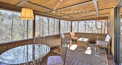 Unwind Fireside: Serene Murphy Escape w/ Hot Tub!