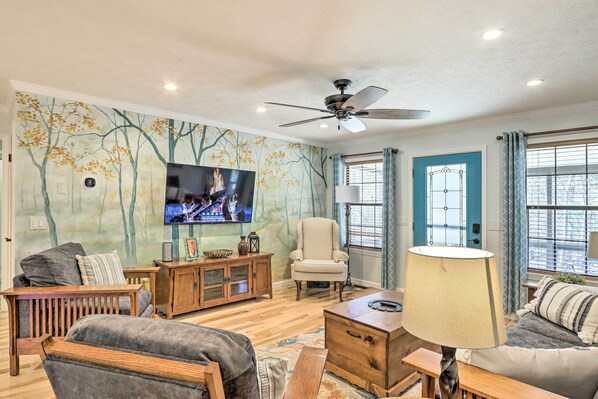 House (2 Bedrooms) | Interior - Unwind Fireside: Serene Murphy Escape w/ Hot Tub! (Murphy)