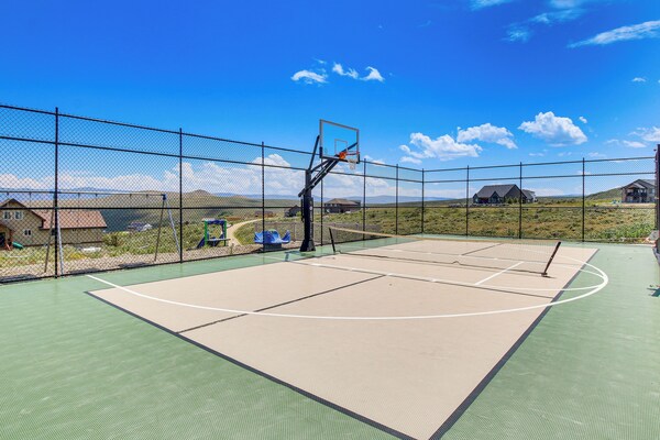 Private Beach Access! Luxe 7br Bear Lake Cabin - Utah