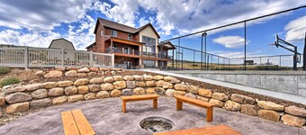 Cabin w/ Beach Access, Sport Court, Hot Tub & View