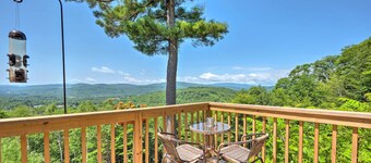 Mountain-view Campton Retreat ~ 3 Mi to Ski Slopes