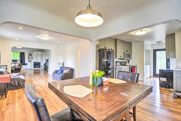 Interior - Bremerton Home: 2 Mi to Bremerton Boardwalk! (Bremerton)