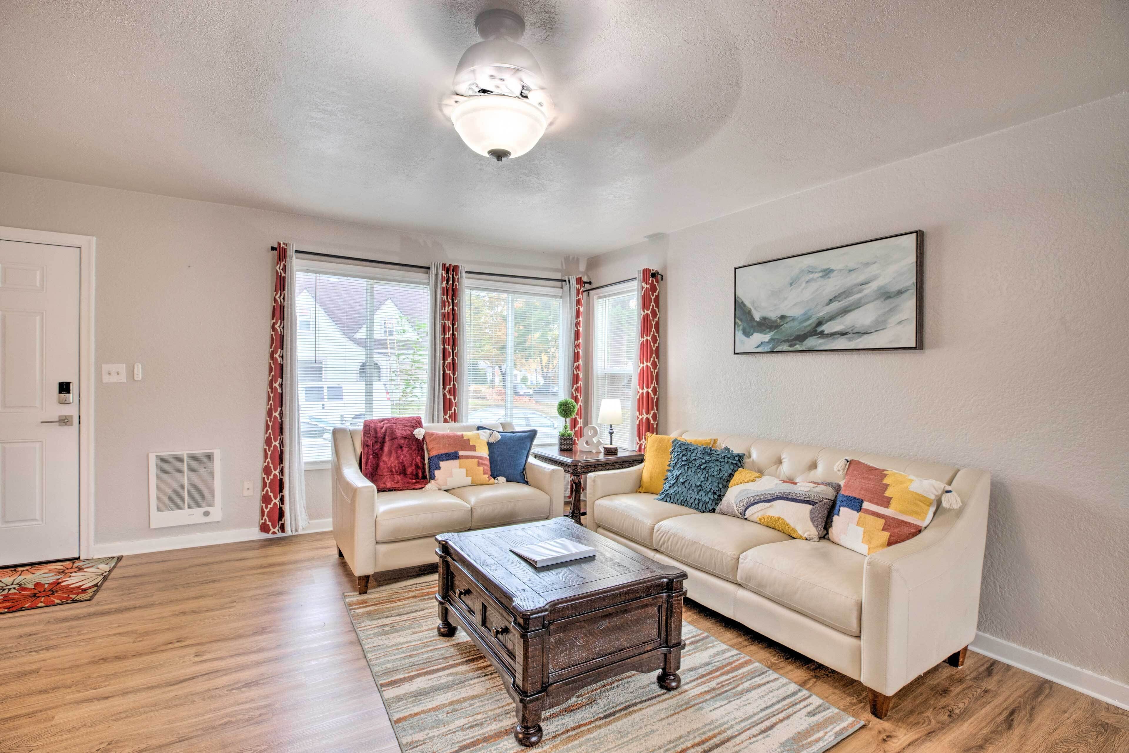 Charming Salem Townhome, Long-term Stays!