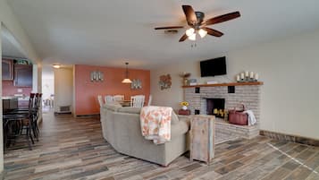 House (3 Bedrooms) | Interior