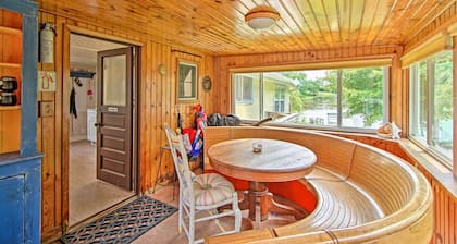Charming Horicon Cottage + Dock on Rock River