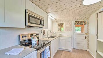 Cottage (2 Bedrooms) | Interior