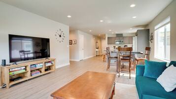 Hús (3 Bedrooms) | Að innan