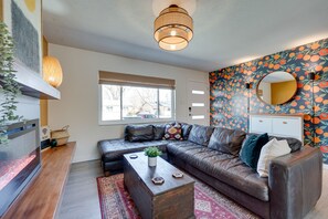 電視、壁爐、電視遊樂器