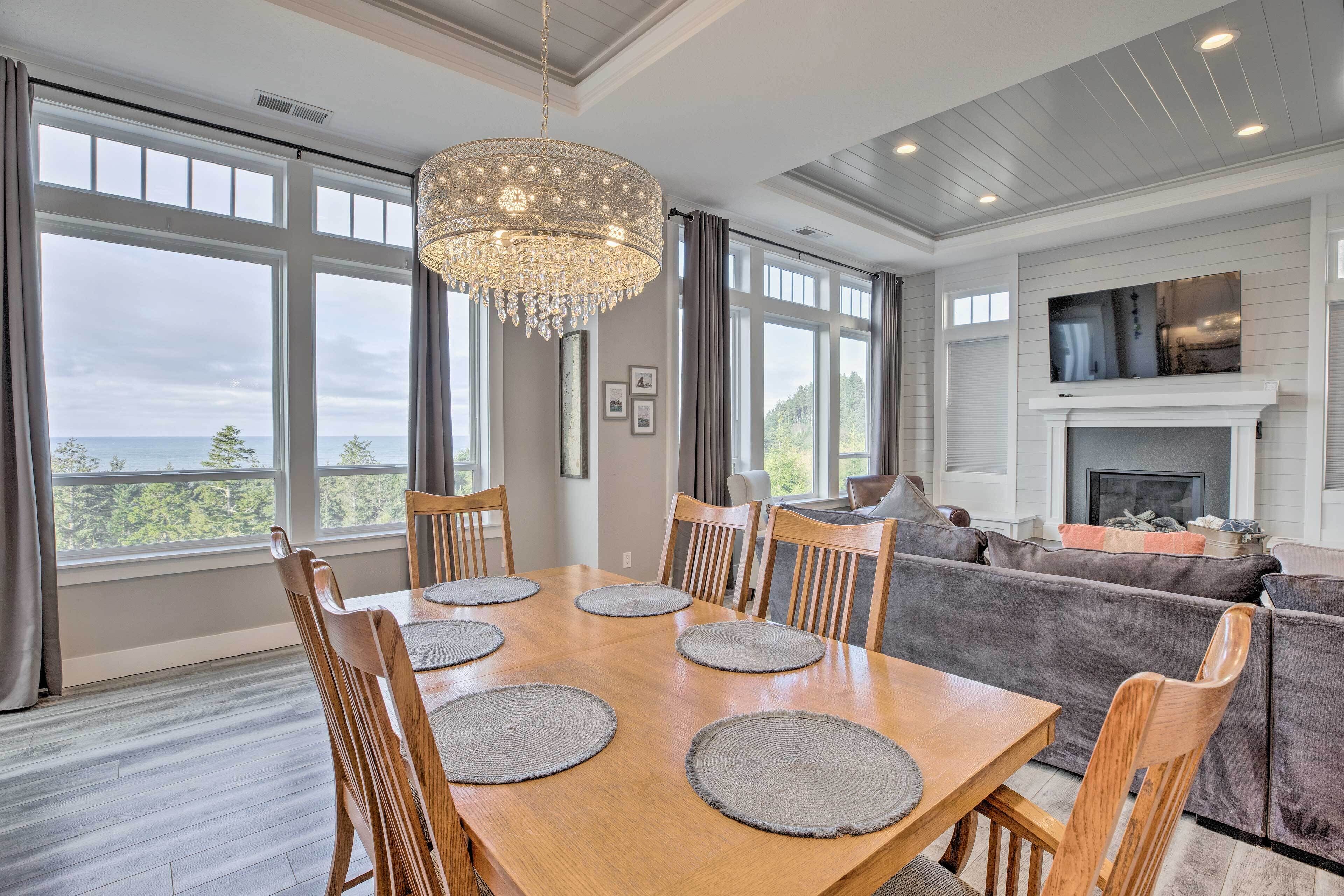 Cozy Depoe Bay Home < 1 Mi to Pirate Cove!