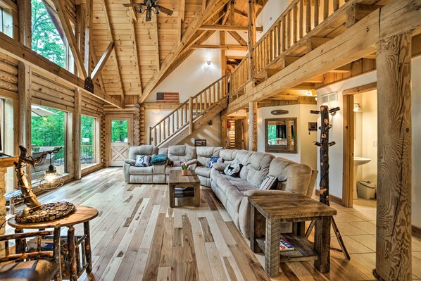 House (5 Bedrooms) | Interior