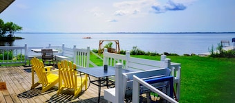 Cozy Fremont Cottage on Lake Poygan + Fishing Dock
