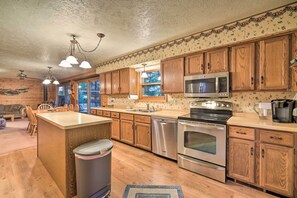 Cottage (3 Bedrooms) | Interior - Cozy Hayward Cottage w/ Dock & Lakefront View (Hayward)