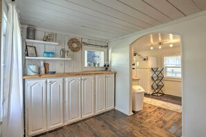 Interior - Coastal, Walkable Home in Historic Southport! (Southport)