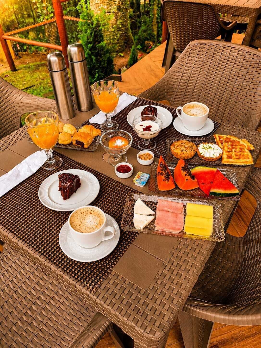 Café da manhã com buffet todos os dias mediante uma taxa