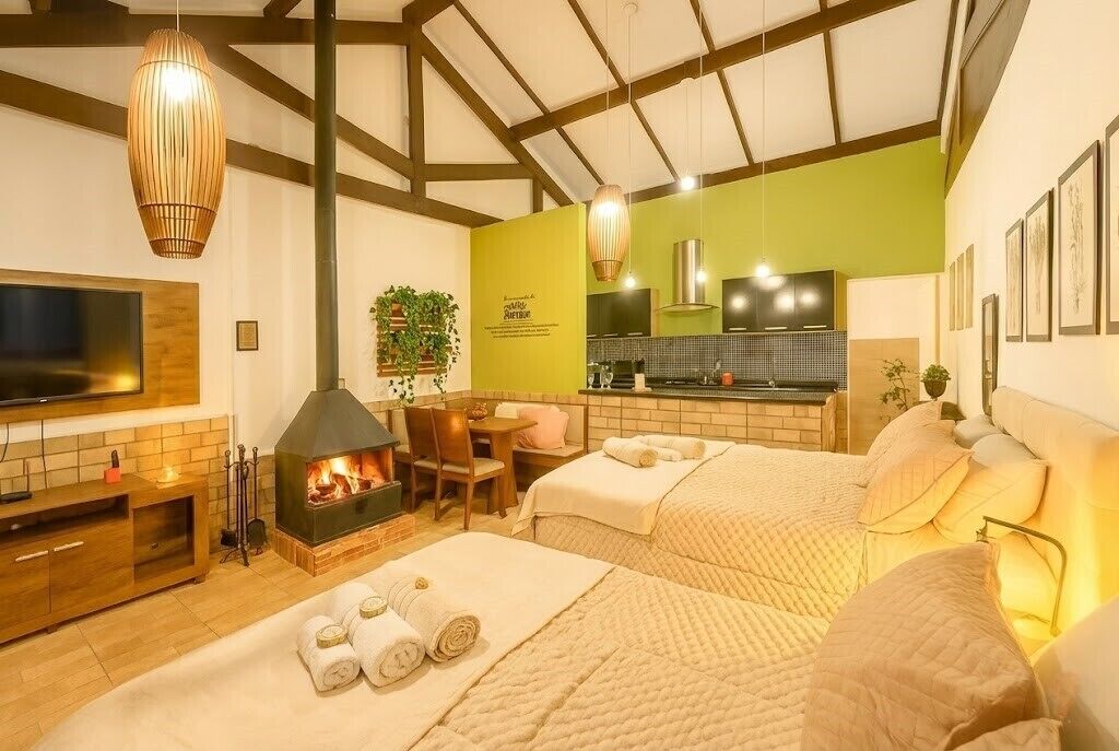 Family Suite | Down duvets, desk, free WiFi, bed sheets