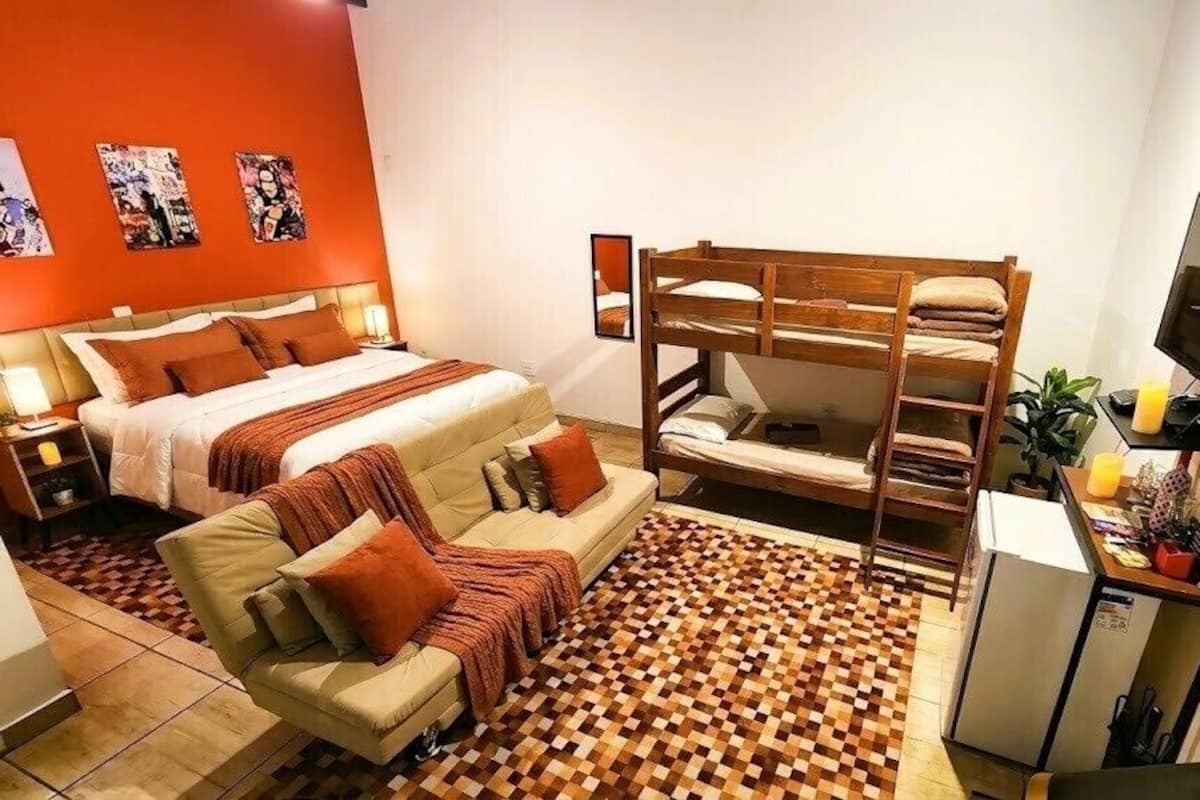 Premier Suite | Down comforters, desk, free WiFi, bed sheets