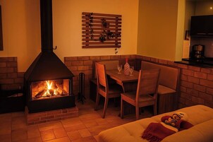 Suite familiar | Edredones de plumas, escritorio, wifi gratis y ropa de cama