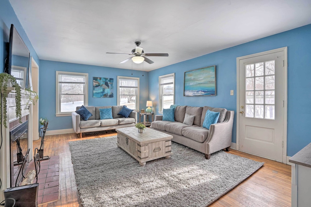 Charming Oswego Cottage Rental on Orchard!