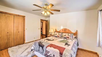 3 bedrooms, bed sheets