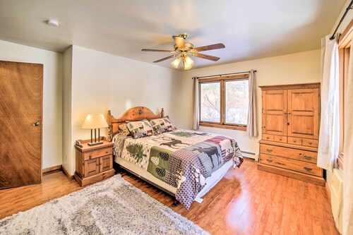 Charming Wisconsin Getaway w/ Nearby Lake!