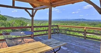 Utopia Family Home w/ Mountain Viewing Deck!