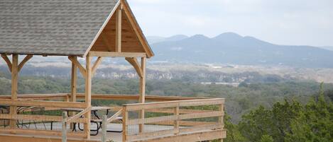 House (3 Bedrooms) | Property grounds