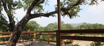 Utopia Family Home w/ Mountain Viewing Deck!