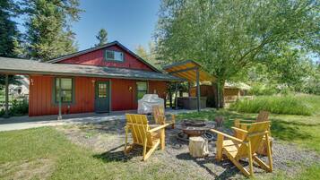 House (4 Bedrooms) | Property grounds