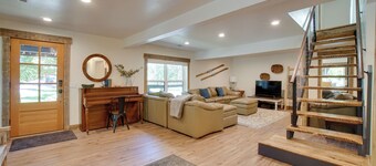 'deer Hollow' Home < 1 Mi to Payette Lake!