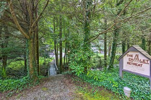 House (2 Bedrooms) | Interior - Charming Roan Mtn Cabin Across From Creek! (Roan Mountain)