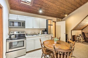 House (2 Bedrooms) | Interior - Charming Roan Mtn Cabin Across From Creek! (Roan Mountain)