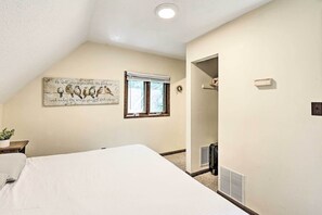 House (2 Bedrooms) | Interior - Charming Roan Mtn Cabin Across From Creek! (Roan Mountain)