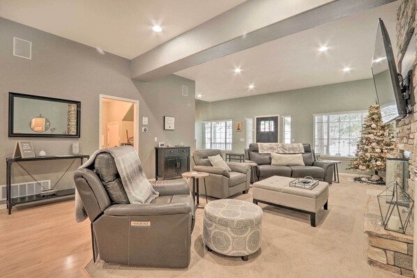 House (4 Bedrooms) | Interior