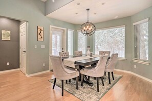 House (4 Bedrooms) | Interior