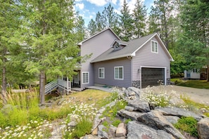 House (4 Bedrooms) | Interior - Crystal Bay Home w/ Fireplace Near Ski Resorts (Post Falls)