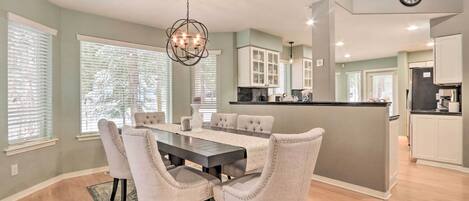 House (4 Bedrooms) | Interior