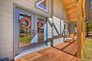 Interior - 2 Mi to Golf Course + Fire Pit: Cozy Counce Cabin! (Counce)