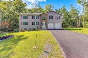House (4 Bedrooms) | Interior - Walk to Beach: Family-friendly Arrowhead Lake Home (Pocono Lake)