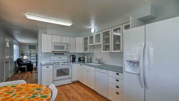 Cottage (2 Bedrooms) | Interior