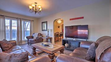 House (4 Bedrooms) | Front of property