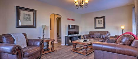 Hús (4 Bedrooms) | Að innan