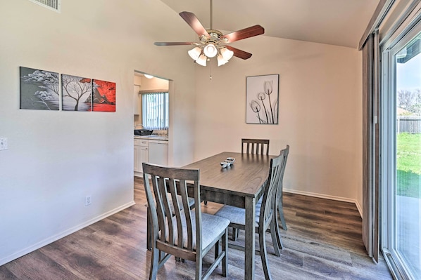 House (4 Bedrooms) | Interior