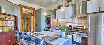 Walk to Shops & Restaurants: Dtwn Laramie Condo!