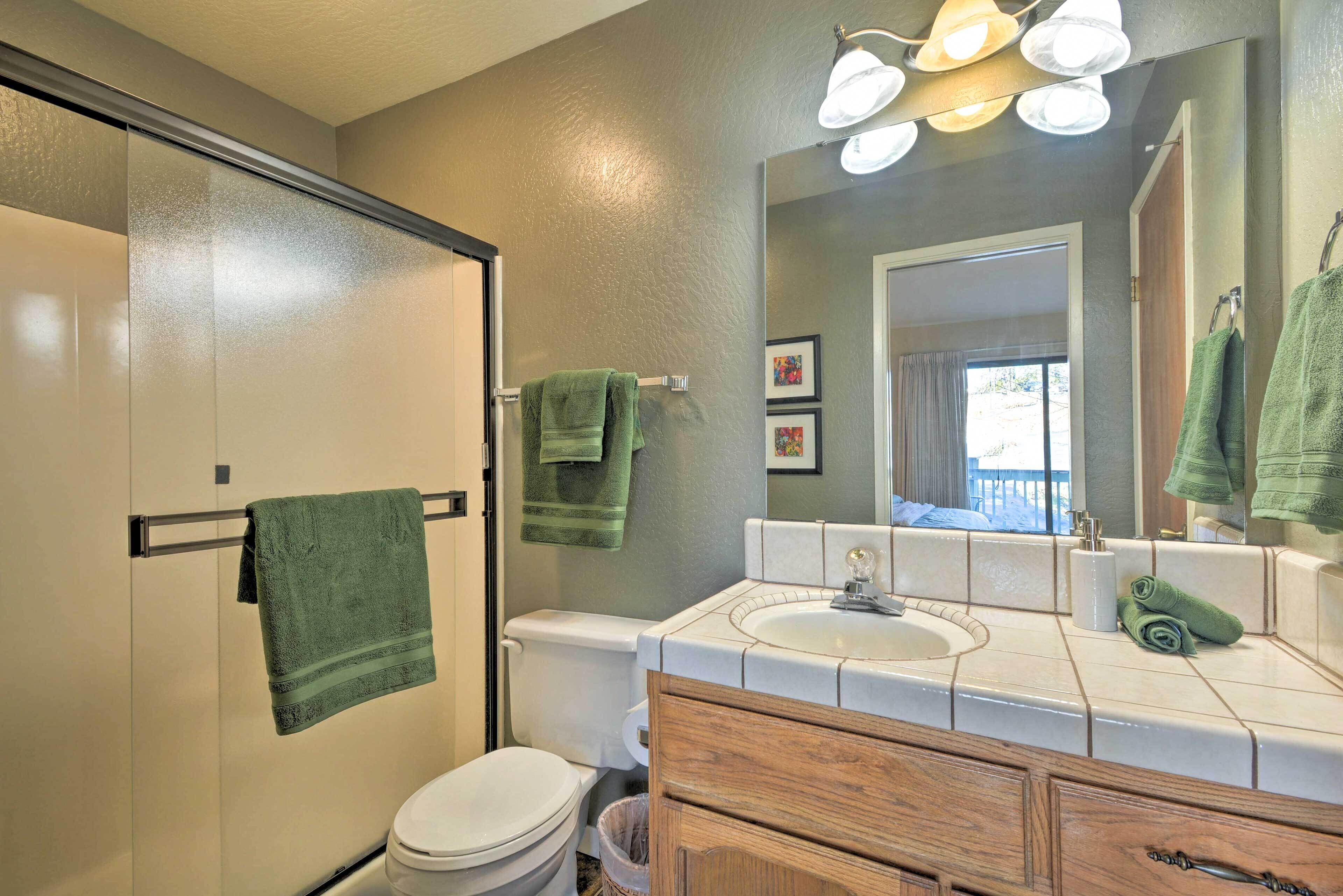 Cozy Groveland Townhome, Day Trip to Yosemite