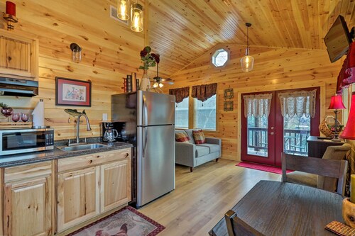 Cozy Heber Springs Cabin w/ Deck & Dock!