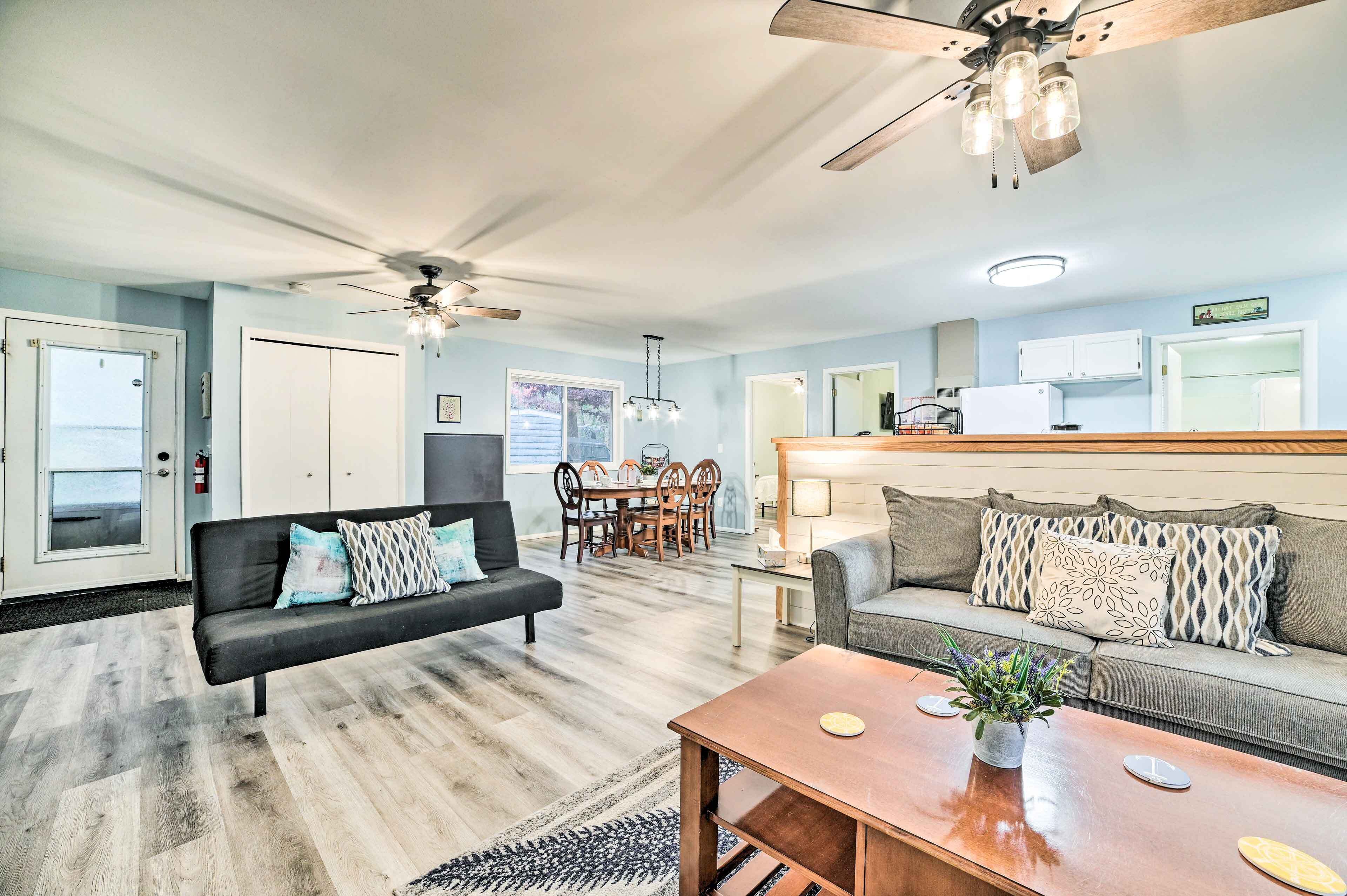 Dog-friendly Harrison Cottage w/ Fire Pit!