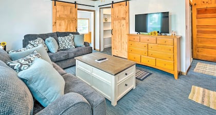 Historic Cabin Retreat: Steps to Okoboji Lake