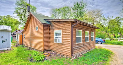 Historic Cabin Retreat: Steps to Okoboji Lake